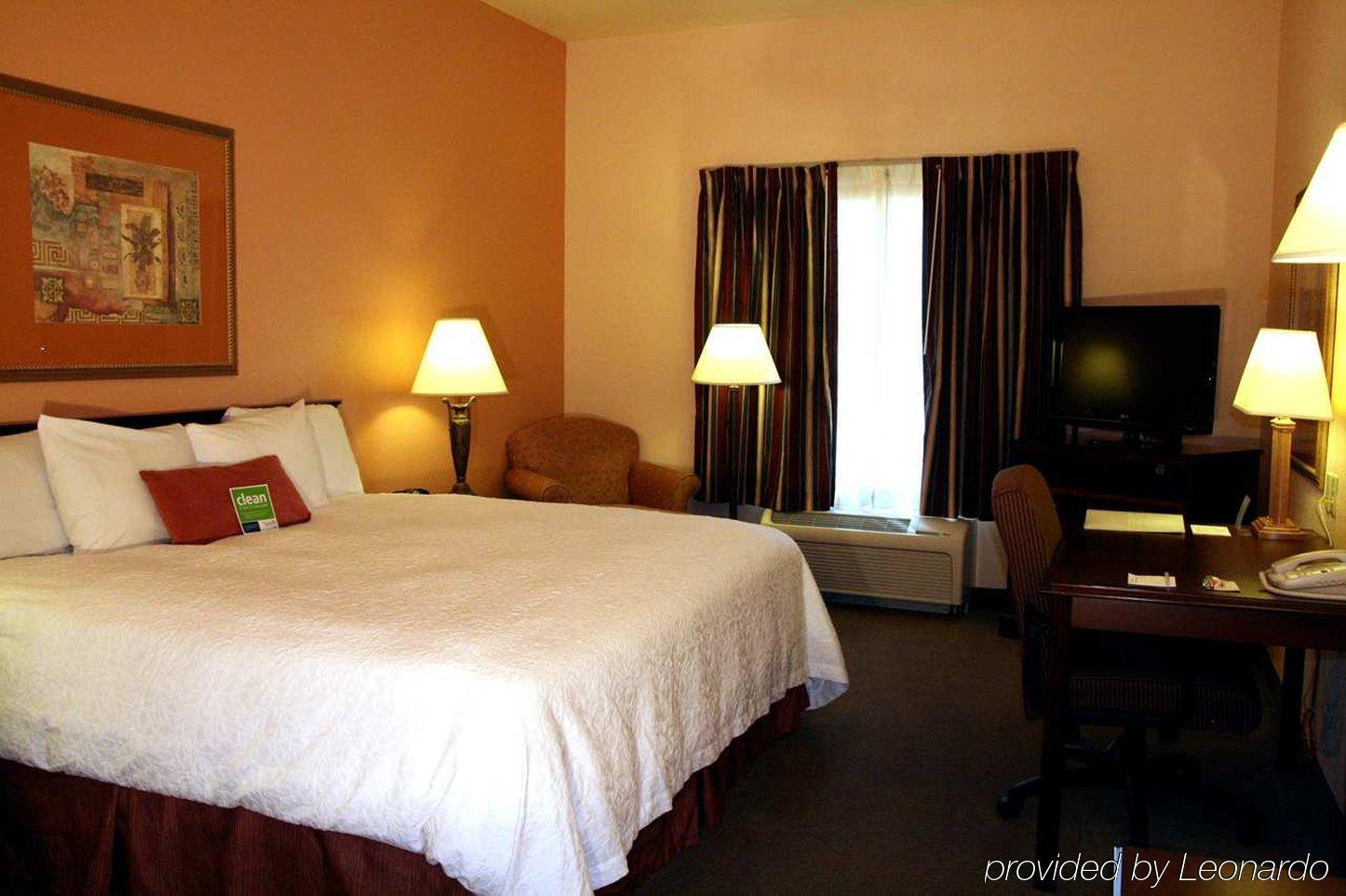 Hampton Inn&Suites Denton Værelse billede